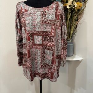 Above and Beyond floral Rich Red Burgundy and white Tunic top size Medium